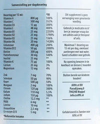 Flüssiges Multivitamin-Supplement in der Flasche