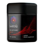 Frontansicht der Glasflasche von MitoQ® - Mitoquinol Mesylat - 60 Kapseln
